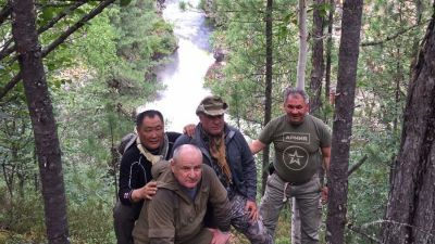 «Всё было отлично»: глава Хакасии повредил ногу на отдыхе с Шойгу