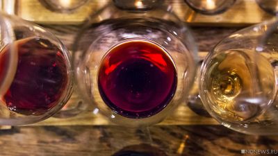 Ученые поняли, почему от красного вина болит голова