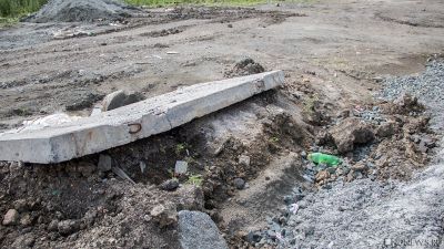 В Севастополе на кладбище устроили свалку строительного мусора