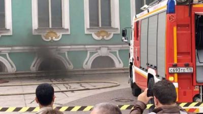 Задымление в Эрмитаже: к Зимнему дворцу стянуты пожарные расчеты