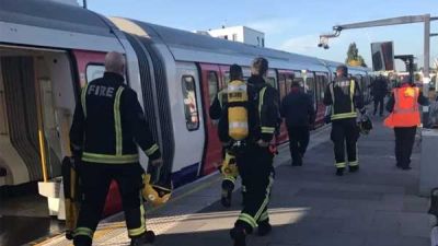 В поезде метро в Лондоне прогремел взрыв, есть пострадавшие