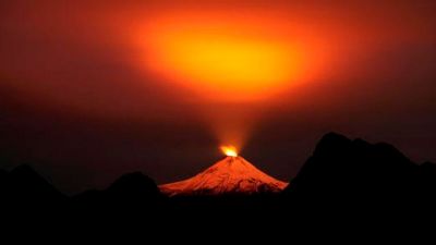 Извержение вулкана Этна помешало авиасообщению