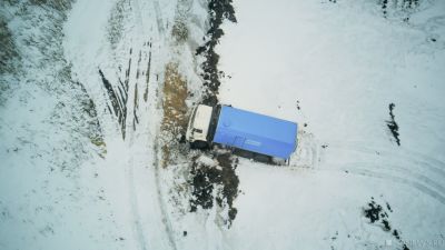 Южноуральские трассы продолжает заваливать снегом. Ограничение движения на М-5 продлили