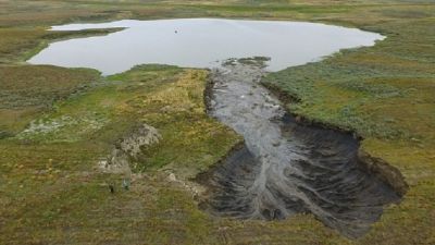 На Ямале продолжают расти таинственные воронки, а тундра меняет рельеф