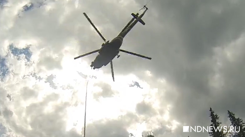 На Камчатке совершил жесткую посадку вертолет с туристами