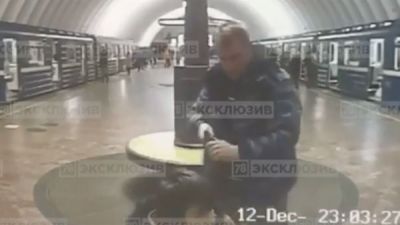 Полчаса на коленях под дулом пистолета: в Петербурге пьяный сотрудник метро принял студента за террориста