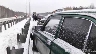 За снежные сутки в Свердловской области случилось 82 ДТП