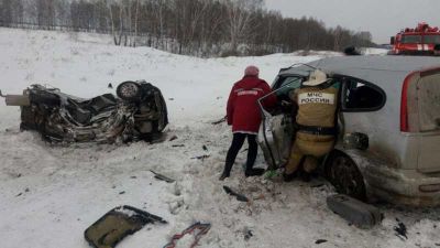 Снова лоб в лоб! В двух страшных ДТП в Сибири погибли 10 человек, в том числе двое детей