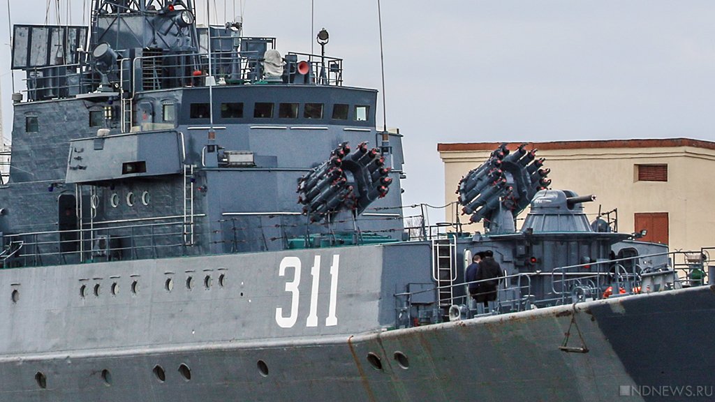 Китайские боевые корабли зашли в порт Владивостока
