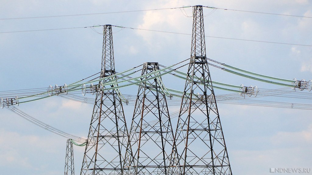 Зауральские энергетики восстановили электроснабжение в области