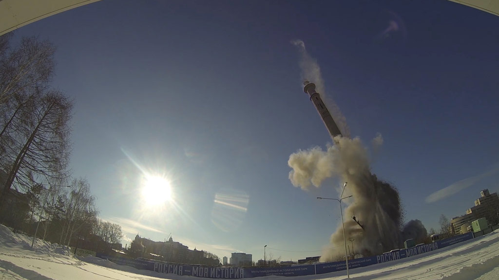Новое видео падения башни – в УГМК установили камеру практически у основания (ВИДЕО)