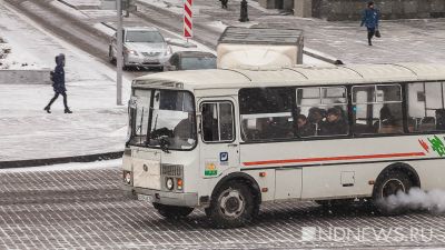 В частных автобусах Екатеринбурга отменили оплату банковскими картами