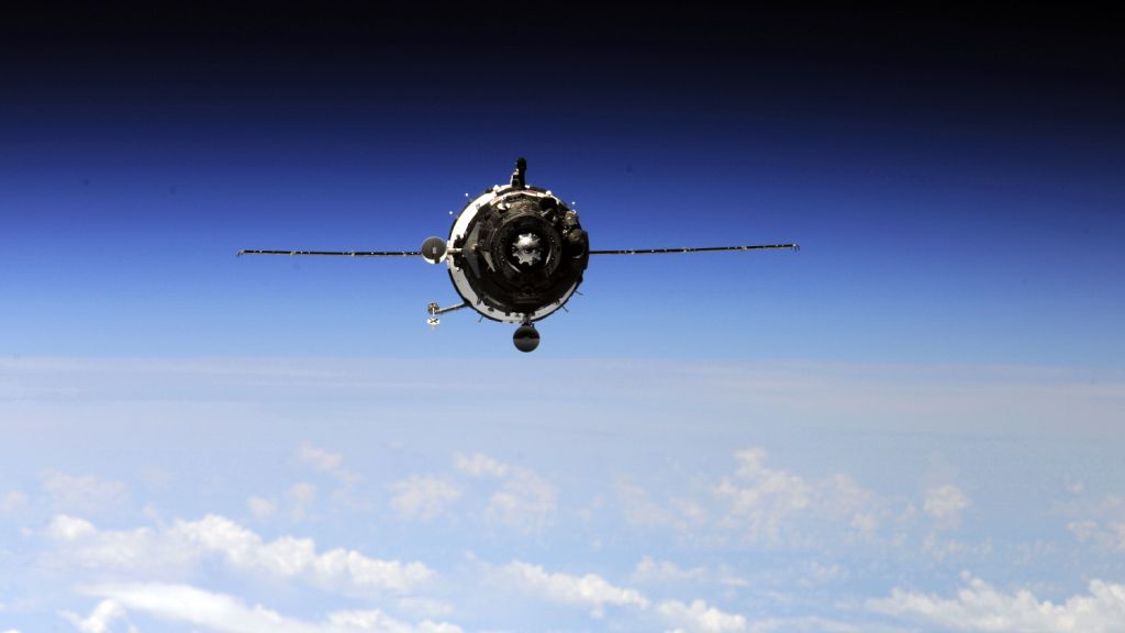 Ученые анонсировали падение на Землю 6-тонного советского спутника