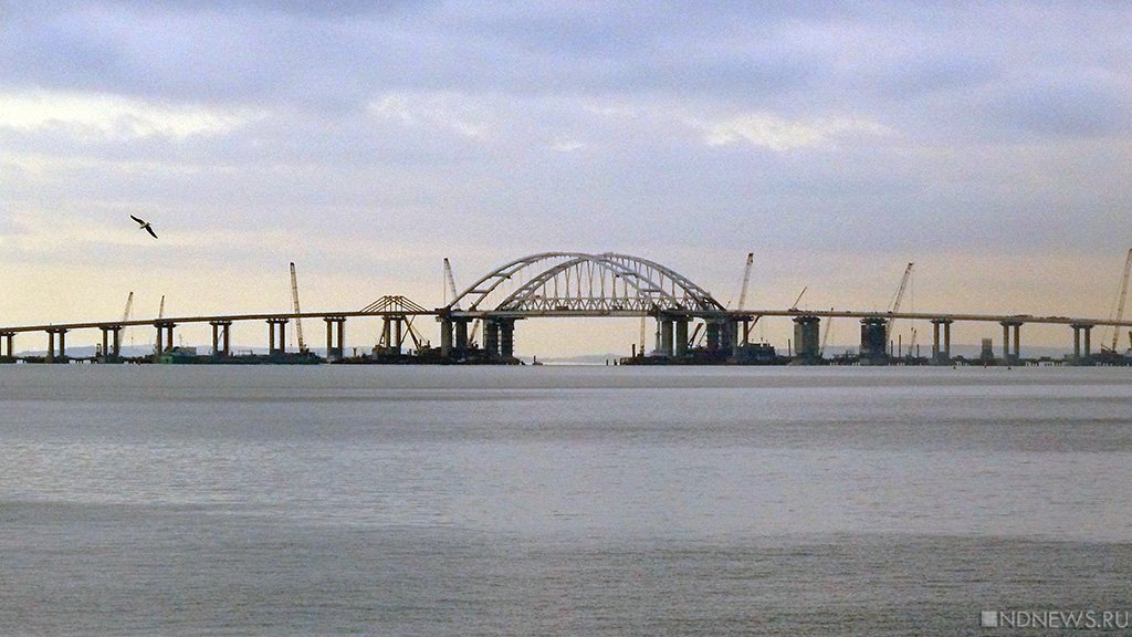 По одной полосе Крымского моста открылось реверсивное движение