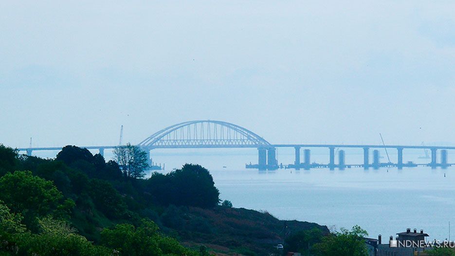 Охрану Крымского моста усилили тремя бронекатерами