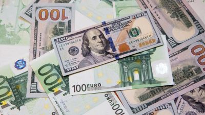 Официальный курс евро превысил 100 рублей