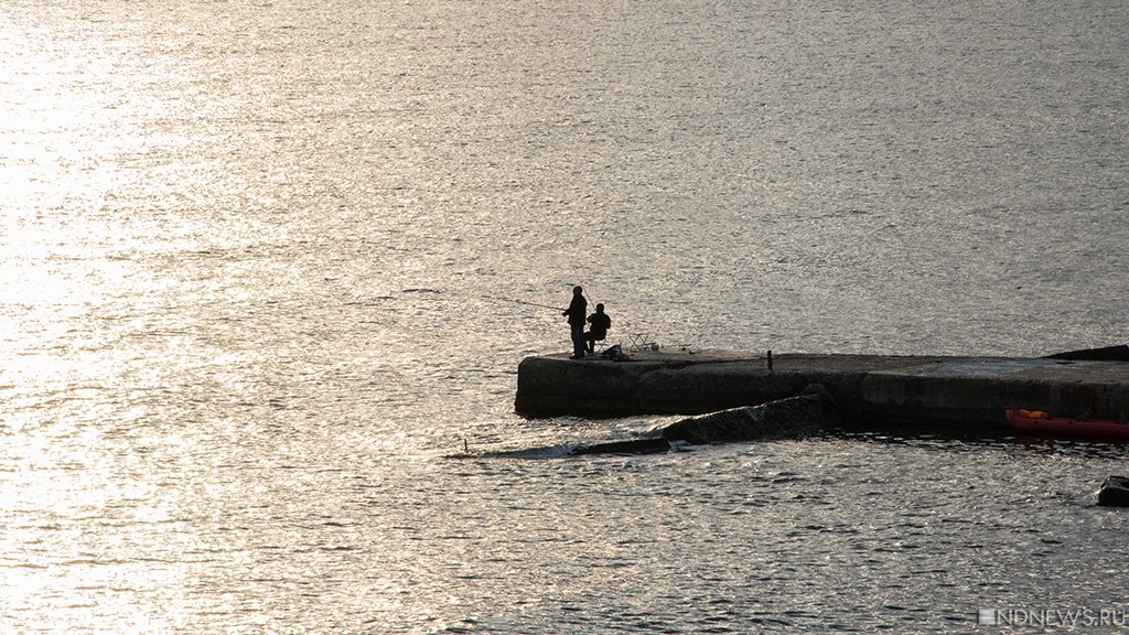 В Севастополе рыбаков выпустили в море