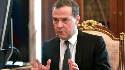 Медведев объявил войну недобросовестным подрядчикам