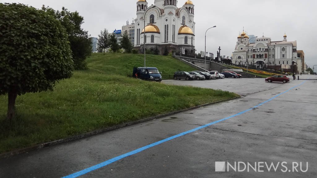 К Царским дням по Екатеринбургу провели синюю линию (ФОТО)
