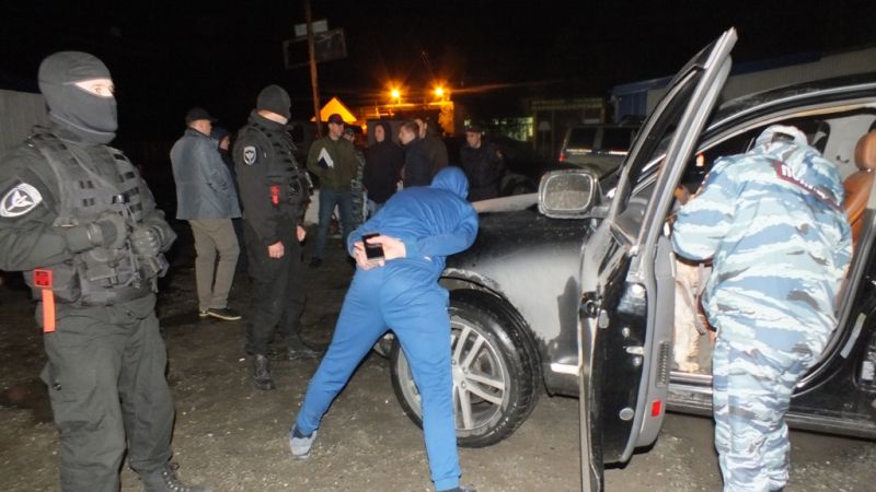 Спецназ в Нижневартовске нашёл подростка в ночном клубе без родителей и принял меры