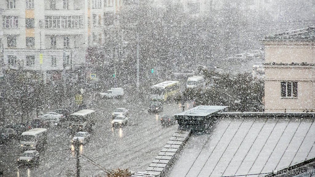 На Южном Урале бушует непогода: дороги покрыты ледяной коркой, аэропорт Челябинска закрыт