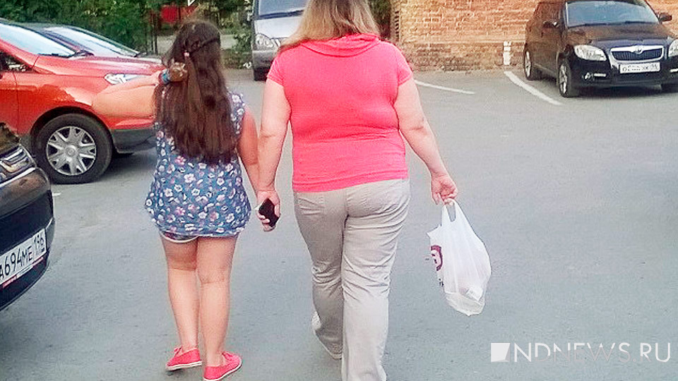 Страдающих ожирением женщин в России почти в два раза больше, чем мужчин