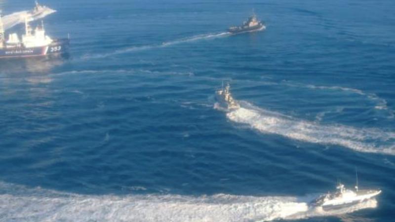 В зону конфликта в Керченском проливе выдвинулись ещё два боевых корабля Украины