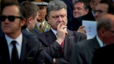 Порошенко анонсировал санкции против депутатов и заводов