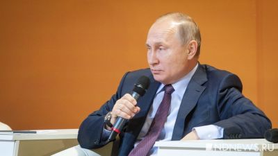 Отмена налогов, рецепт бессмертия и «ж…па» в экономике: о чем свердловчане хотят спросить Путина