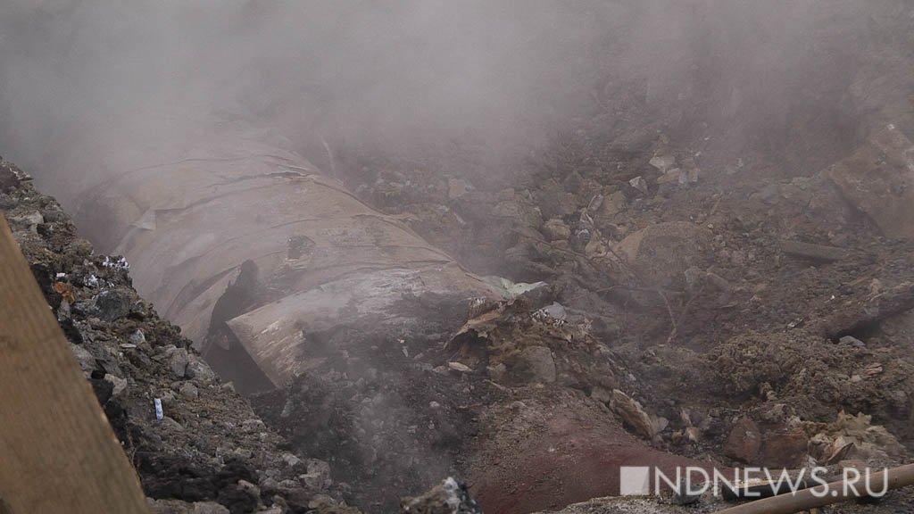 В Полевском заменили лопнувшую трубу тепломагистрали
