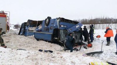 Под Калугой перевернулся автобус с детьми и взрослыми. Погибли 6 человек