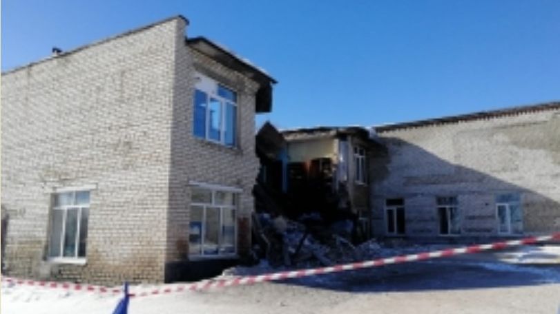В Удмуртии частично обрушилось кирпичное здание школы
