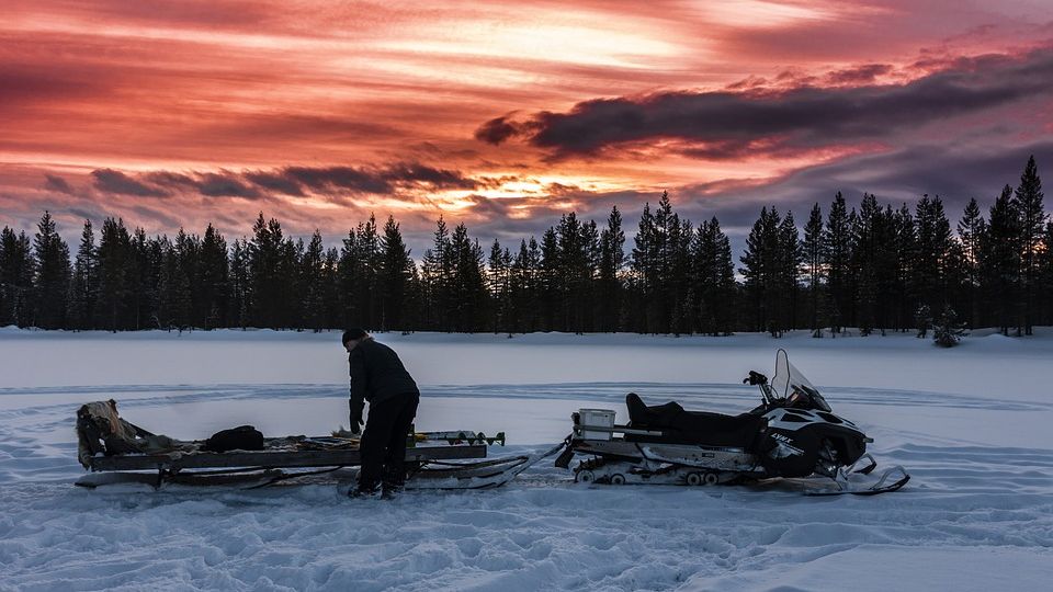 Браконьерскую рыбу в снегоходе местного жителя Ямала нашли полицейские