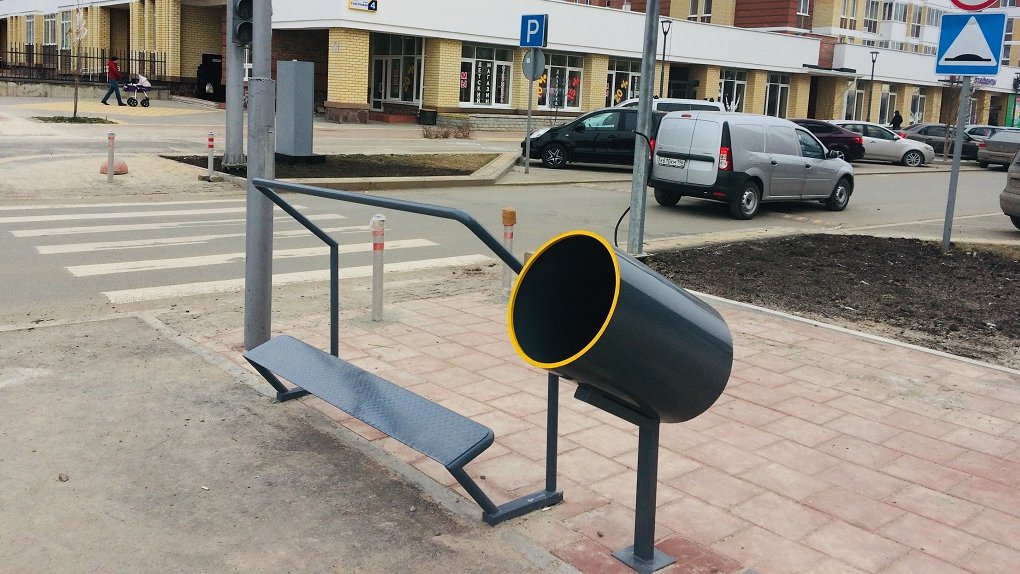 Для екатеринбургских велосипедистов установили модные в Европе велоурны и поручни (ФОТО)