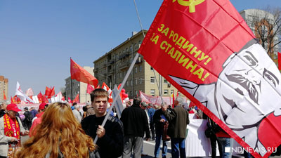 «Социализм вместо путинизма!» Первомай прошел по Москве (ФОТО, ВИДЕО)