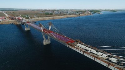 Строители состыковали первый трансграничный мост между Россией и Китаем