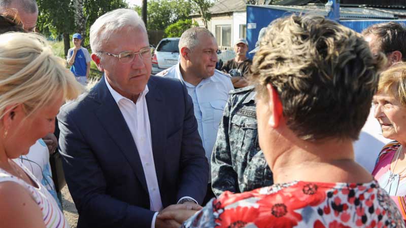 «Хотите права мне качнуть? Я тоже могу качнуть!»: красноярский губернатор нахамил жителям затопленного города (ВИДЕО)