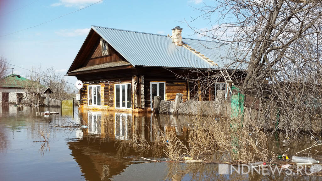 В Хабаровске самовольно разобрали возведенную для защиты от наводнения дамбу