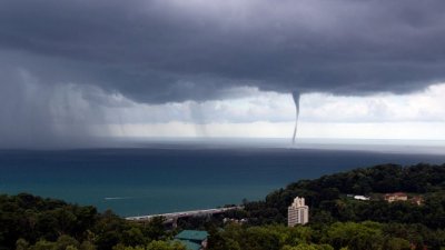 Мощные ливни привели к сходу селей в Сочи