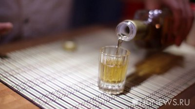 «Официально загружены на 15%, а работают на 100%»: Россию топят в «левом» алкоголе