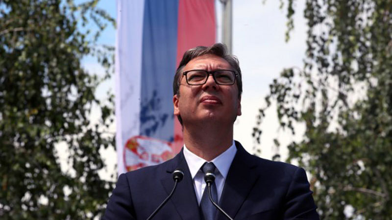 «Вчера, вероятно, было полнолуние...» Президент Сербии поставил критиканов на место