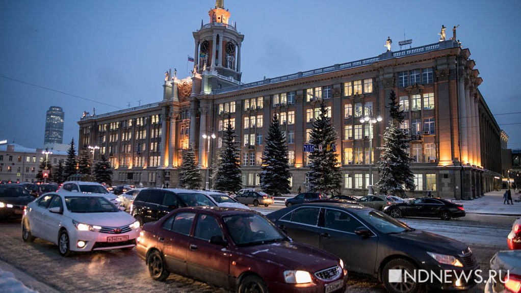 В Екатеринбурге второй день подряд – огромные пробки