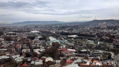 В Тбилиси полиция разогнала ночной митинг при помощи водометов