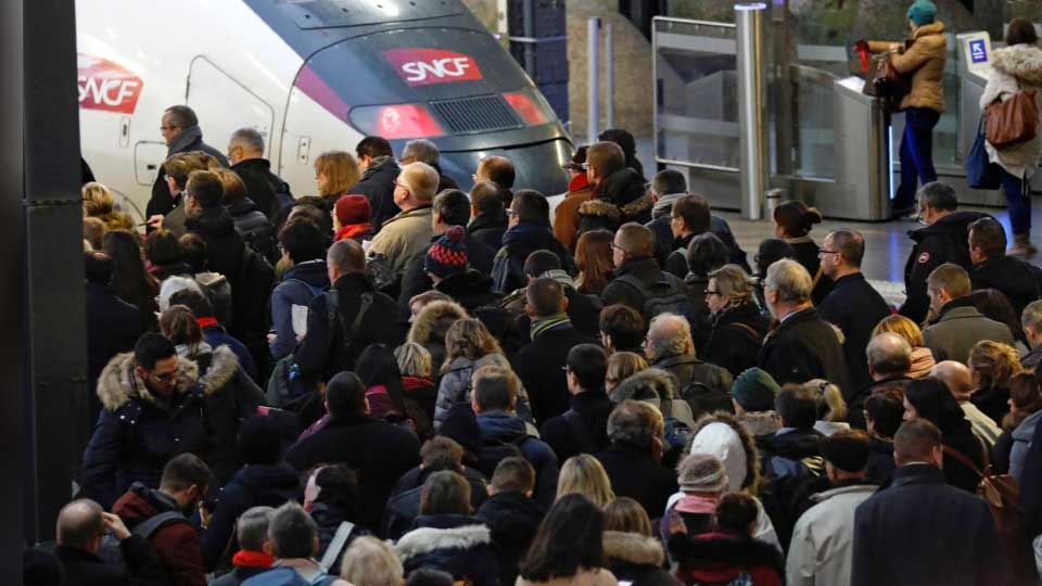 Рождественские каникулы во Франции омрачены стачкой транспортников