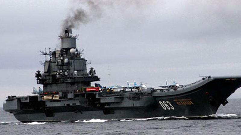 Пожар на «Адмирале Кузнецове»: число пострадавших выросло, идет борьба за живучесть авианосца