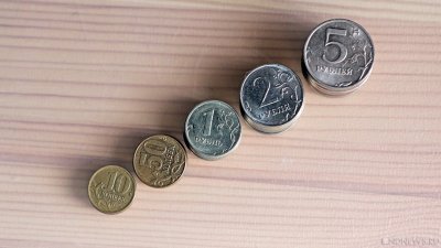 «Проинфляционный эффект – значительный»: в ВШЭ спрогнозировали влияние рухнувшего рубля на рост цен