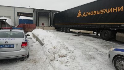 В Екатеринбурге уборщик снега погиб под колесами грузовика «Деловых линий» (ФОТО)