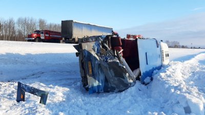 В Тюменской области разбились два автобуса, пострадали почти 20 человек