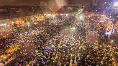 «Не бей брата Серба, Черногорец»: в Подгорице прошел многотысячный молебен