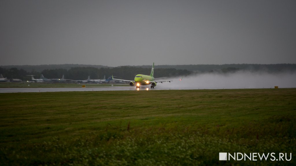 Следователи выясняют причины экстренной посадки самолета S7 в Екатеринбурге